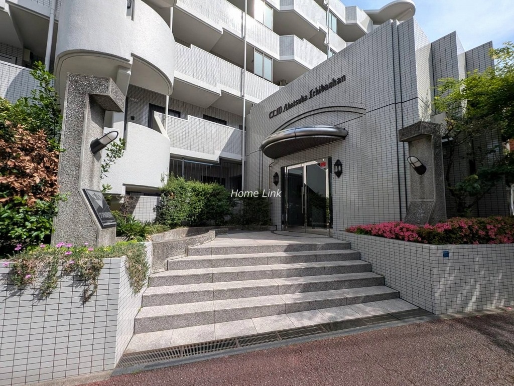 クリオ赤塚壱番館　エントランス前